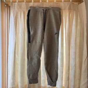 Lot of 2 Nike Tech Fleece Sweatpants